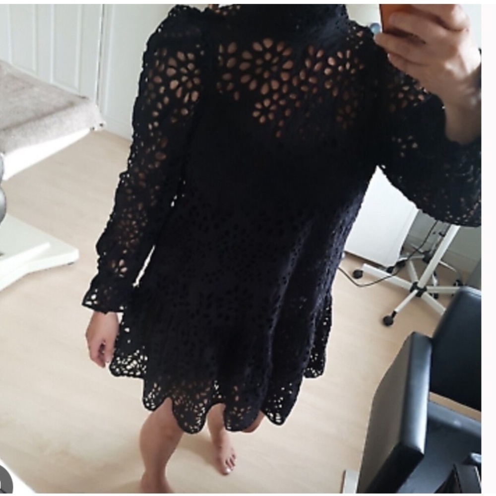 H&M eyelet dress - Picture 6 of 6